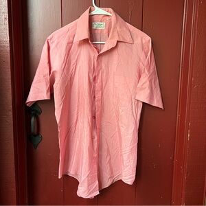 Vintage Richman Brothers Polyester Size Small Pink Shirt Sleeve tee!  It’s SWEET